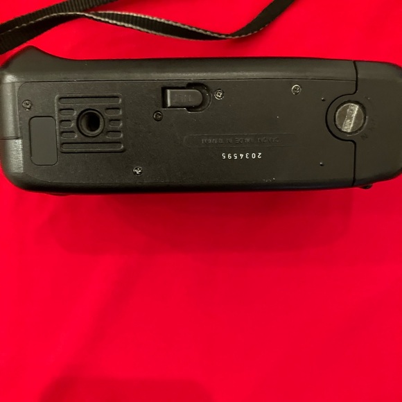 Canon Sure Shot Black Film Camera with case - Picture 3 of 9